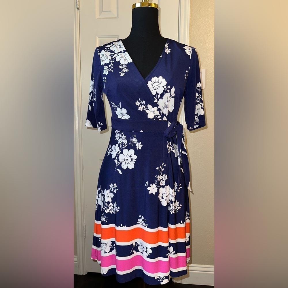 Vince Camuto Women’s 4 Wrap Dress Navy Floral Stripe Hem Short Sleeve Stretch